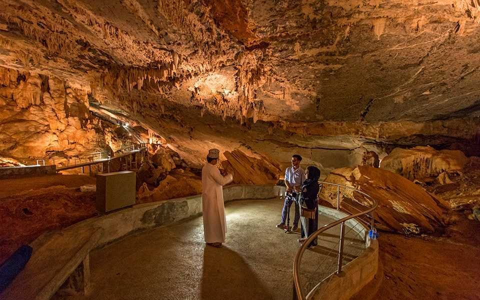 Alhoota Cave